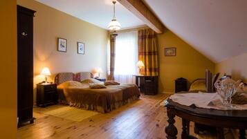 Kahden hengen standard-huone (yksi tai kaksi sänkyä), näköala puutarhaan | Työpöytä, silitysrauta/-lauta, ilmainen Wi-Fi