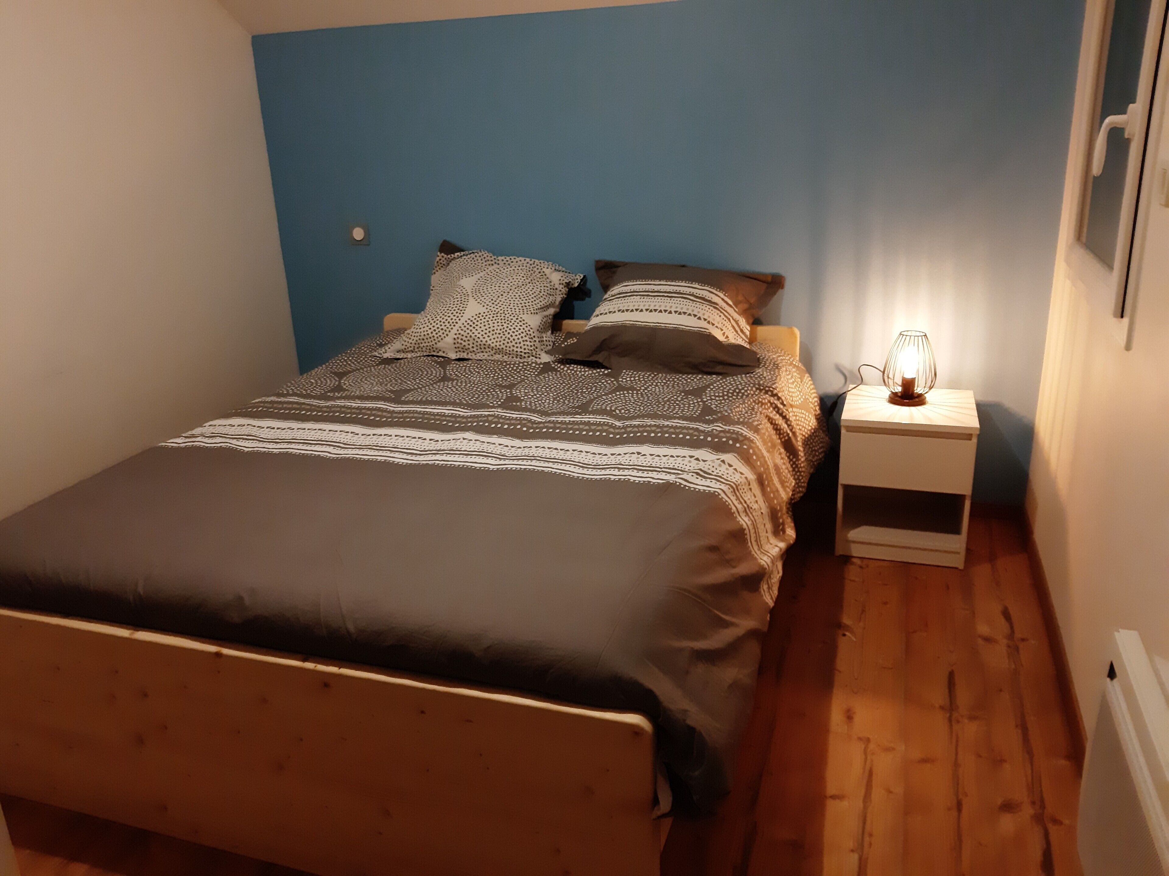 Fer et planche à repasser, Wi-Fi, draps fournis