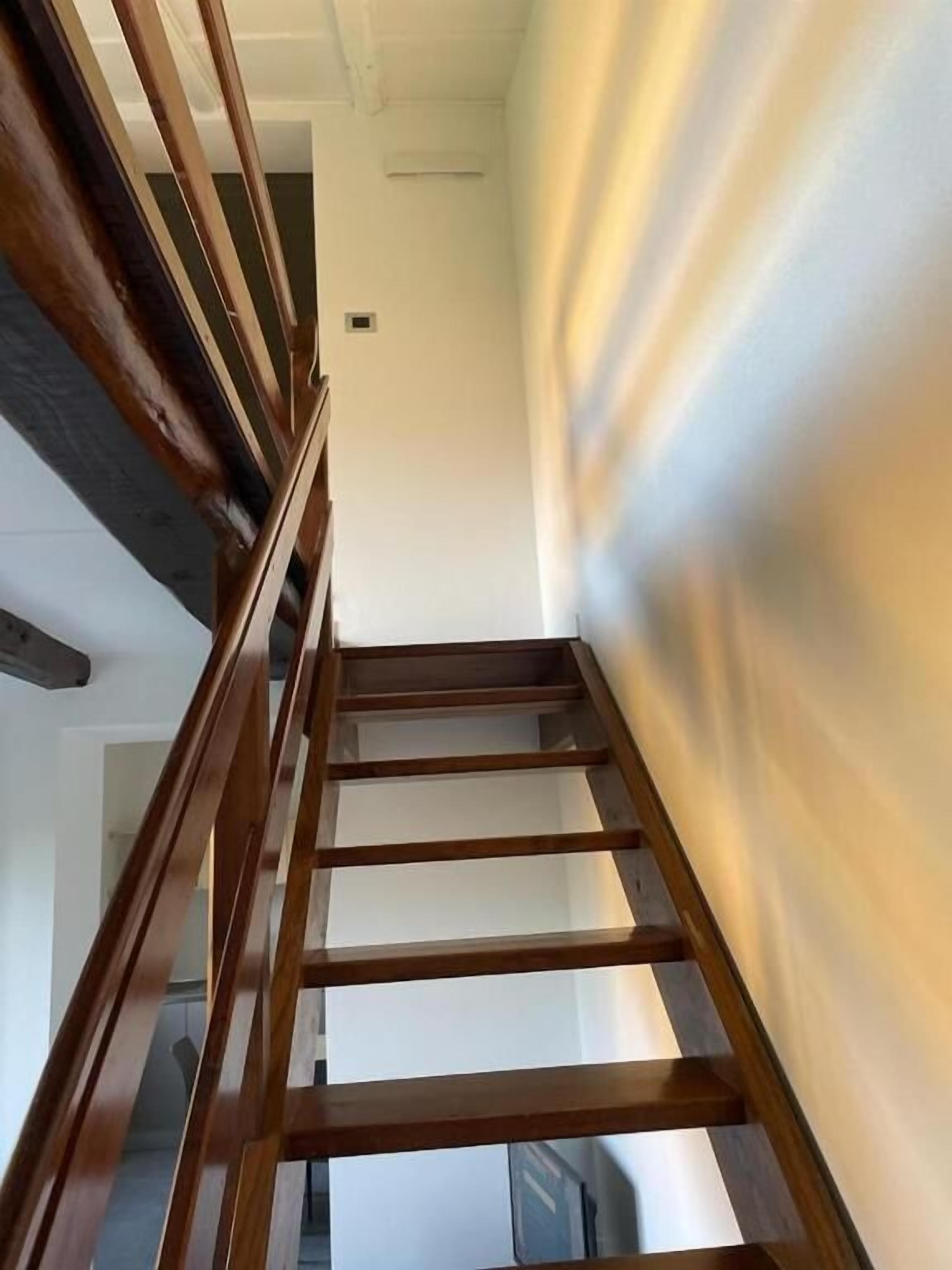 Cottage tiện nghi đơn giản, sân hiên, quang cảnh vườn | Nội thất