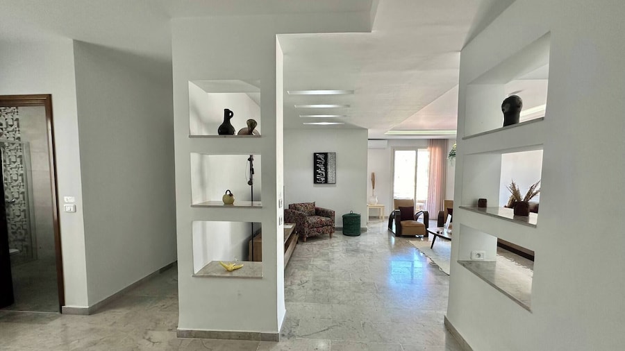 Safir Spacious Apartment in Safsaf, La Marsa