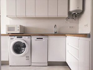 Fridge, microwave, oven, dishwasher - Apartamento Somocubas  30607 (Somo)