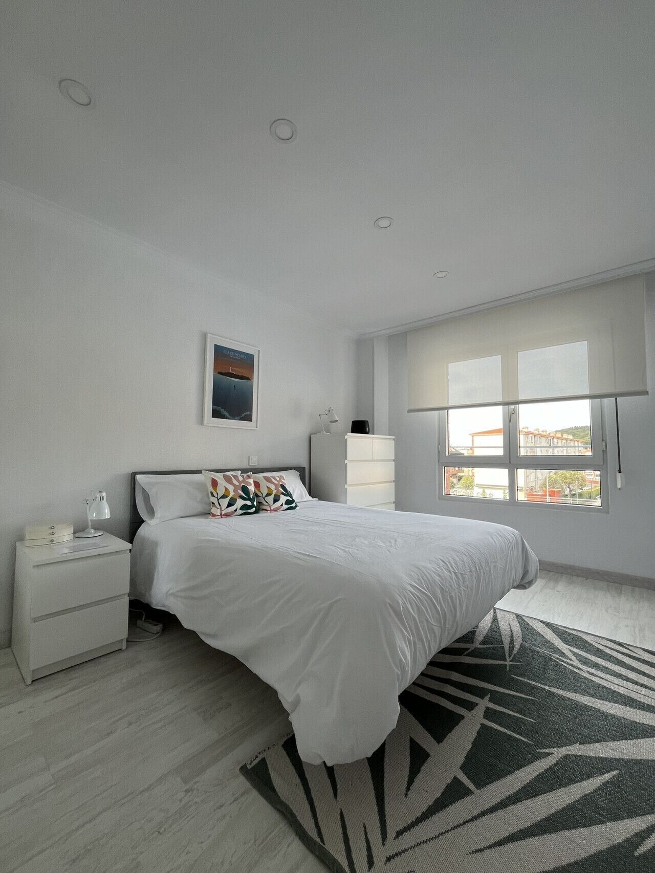 1 dormitorio, tabla de planchar con plancha, wifi y ropa de cama
