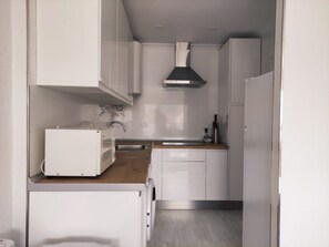 Fridge, microwave, oven, dishwasher - Apartamento Somocubas  30607 (Somo)