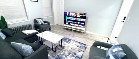 Smart TV, computer monitors