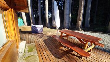 Klassiek huisje, uitzicht op tuin | Buiten dineren