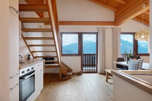 Kühlschrank, Ofen, Herdplatte, Geschirrspüler