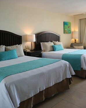 Schreibtisch, laptopgeeigneter Arbeitsplatz, kostenloses WLAN