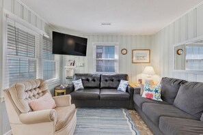 Smart TV - The AJ - 3 Bedroom Oceanfront Duplex (Carolina Beach)