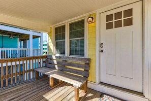 Terrace/patio - The AJ - 3 Bedroom Oceanfront Duplex (Carolina Beach)