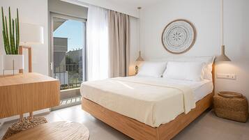 Een strijkplank/strijkijzer, reisbedje, gratis wifi, beddengoed