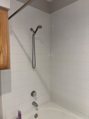 Soap - Cozy 1-bedroom apartment in Galleria Houston with pool and gym access (Houston)