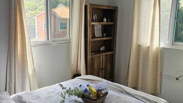 1 bedroom, iron/ironing board, WiFi, bed sheets