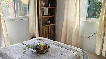 1 chambre, fer et planche Ă repasser, Wi-Fi, draps fournis