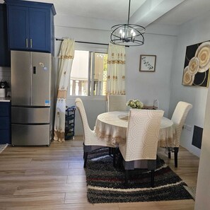 Dining - House of the Three Companions (Gros Islet)