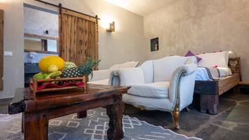 华丽双人房, 阳台, 庭院景观 | 住宿内部