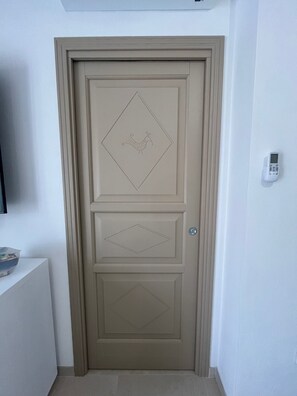 Interior - Holiday Home 'Borgo Myricae - Viola Ciocca' with Mountain View, Wi-Fi and Air Conditioning (Chia)