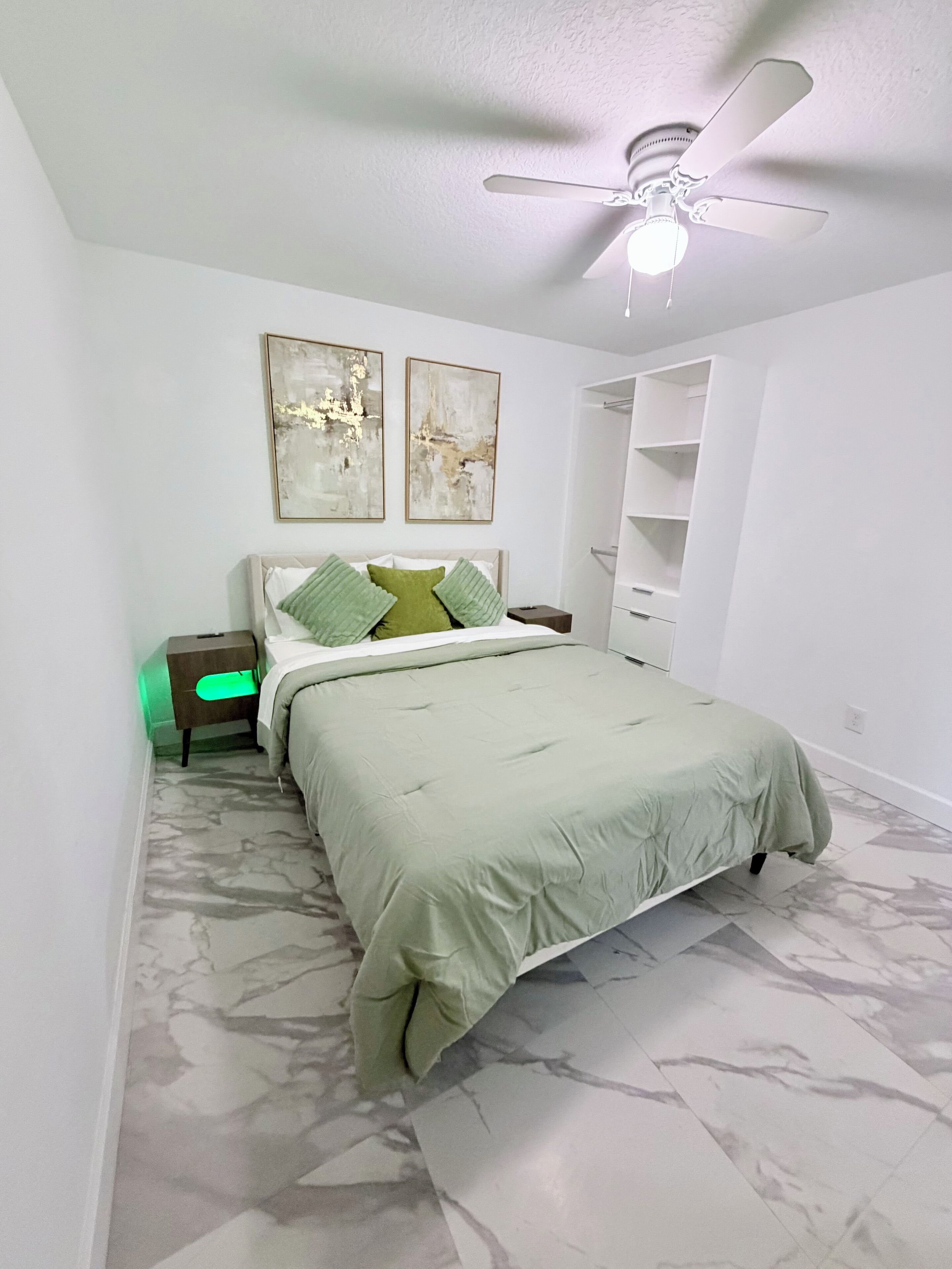 2 Schlafzimmer, Schreibtisch, Bügeleisen/Bügelbrett, kostenloses WLAN