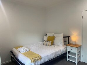 熨斗/熨衣板、WiFi、床单