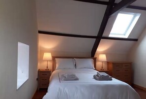 Silitysrauta/-lauta, Wi-Fi, vuodevaatteet