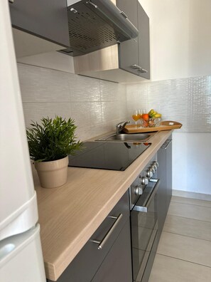 Apartment - Beautiful Apartment Bodulo 5 (Povljana)