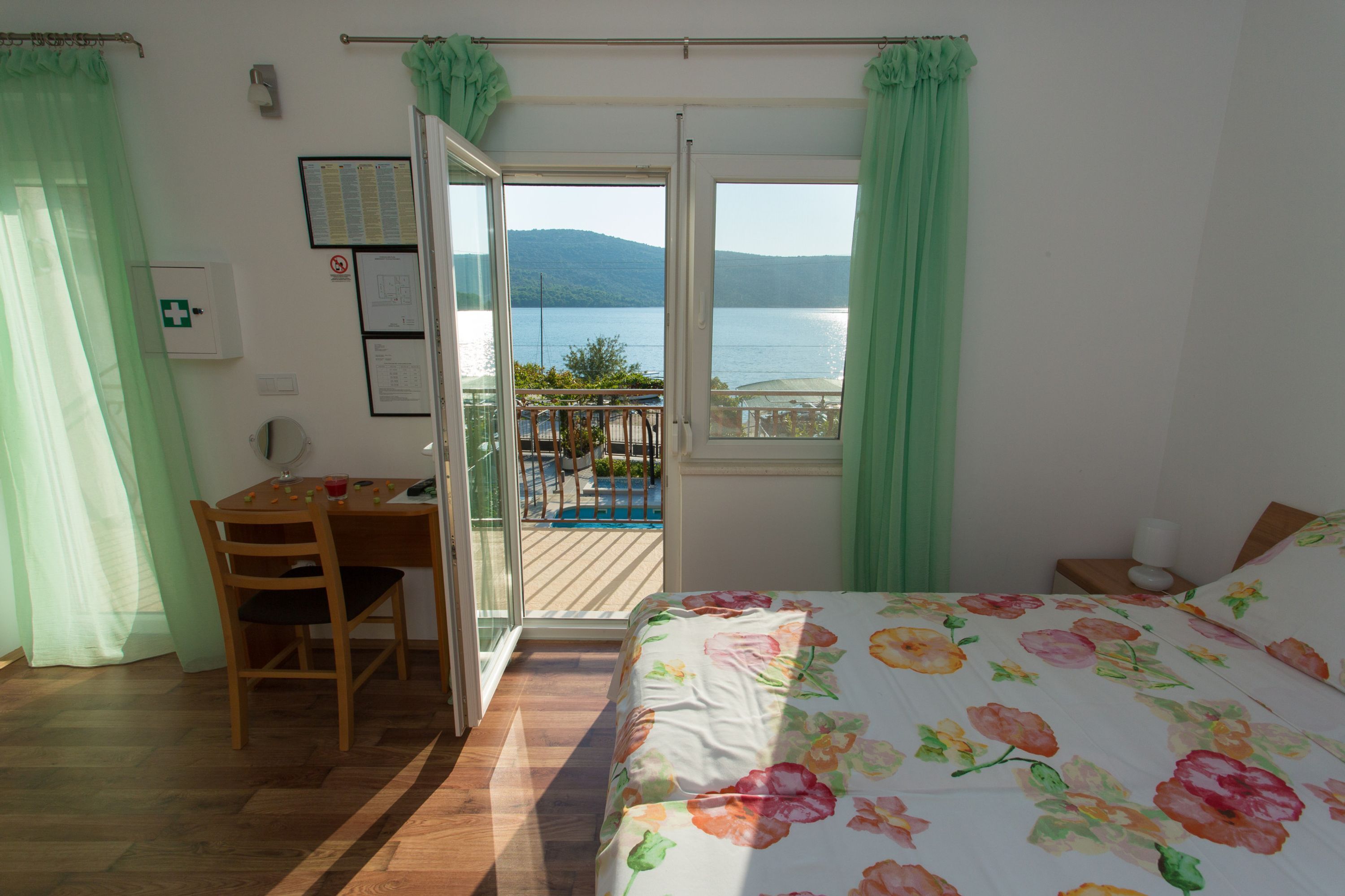 4 عدّة غرف نوم