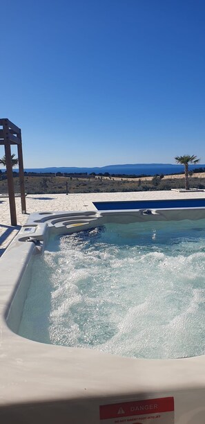 Villa | 3 bedrooms - Villa Melody With Tennis Court (Novalja)