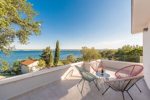 5 bedrooms - Beachfront Villa Promenada (Posedarje)