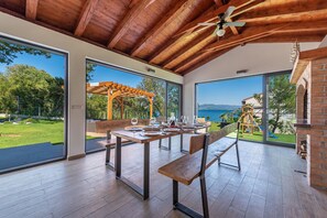 Villa - Beachfront Villa Promenada (Posedarje)