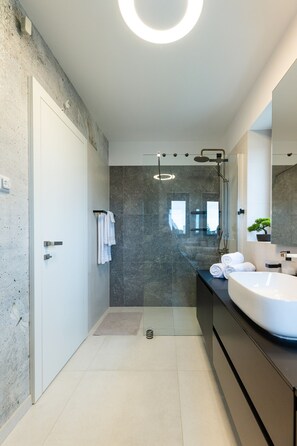 Villa - Villa Positiva With Heated Pool (Vir)