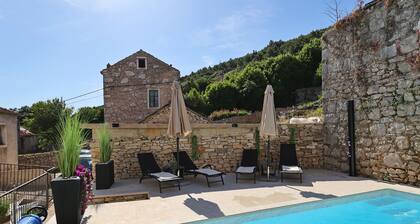 Holiday Home Tranquilla With Heated Pool