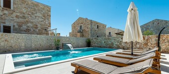 Villa Rea 3 With Heated Pool