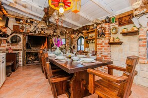 4 bedrooms - Holiday Home Florendale With Pool (Jasenice)