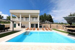 Villa | 5 bedrooms - Villa Vallis With Pool (Obrovac)