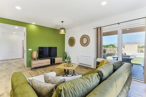 3 bedrooms - Villa Rea 4 With Heated Pool (Privlaka)