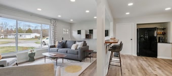 Locals Landing: Modern Family Retreat midway to Casino, River, & Lake Michigan