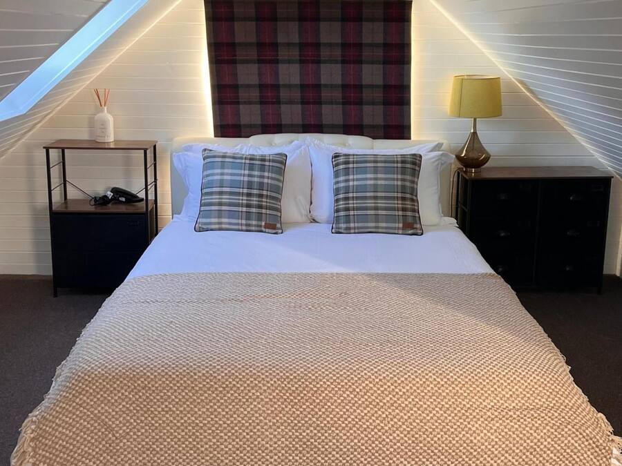 1 bedroom, iron/ironing board, WiFi (free), bed sheets
