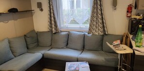 Living area - Mobile home rental 3 bedrooms 1 sofa 2sb 2 WC semi-covered terrace (Saint-Brevin-les-Pins)