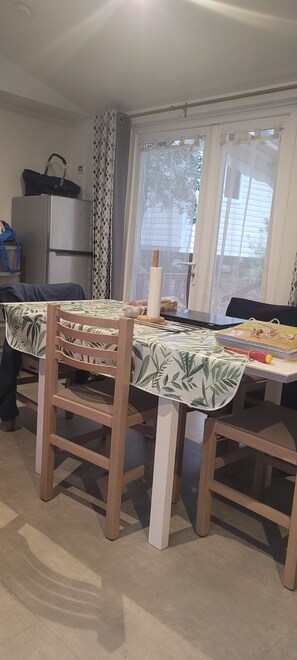 Dining - Mobile home rental 3 bedrooms 1 sofa 2sb 2 WC semi-covered terrace (Saint-Brevin-les-Pins)