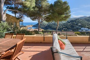 Outdoor dining - Aiguafreda, Pool and Sea Views (Begur)