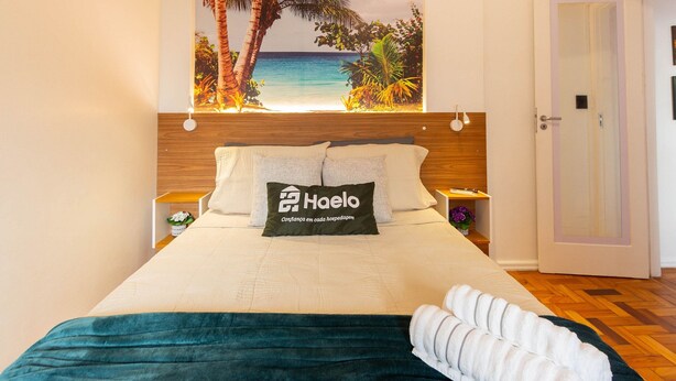 1 bedroom, iron/ironing board, Internet, bed sheets - Comfort and Serenity Just Steps from the Beach (Rio de Janeiro)