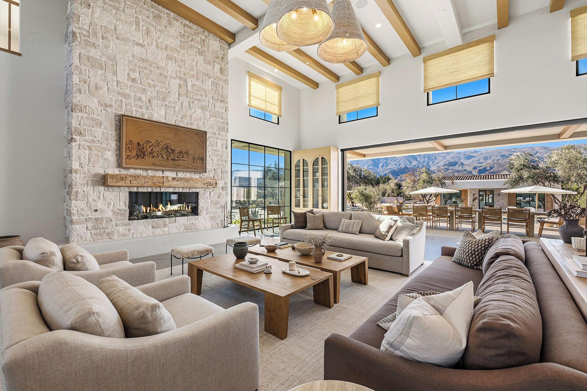 Fernseher, Kamin, Arbeitsbereiche