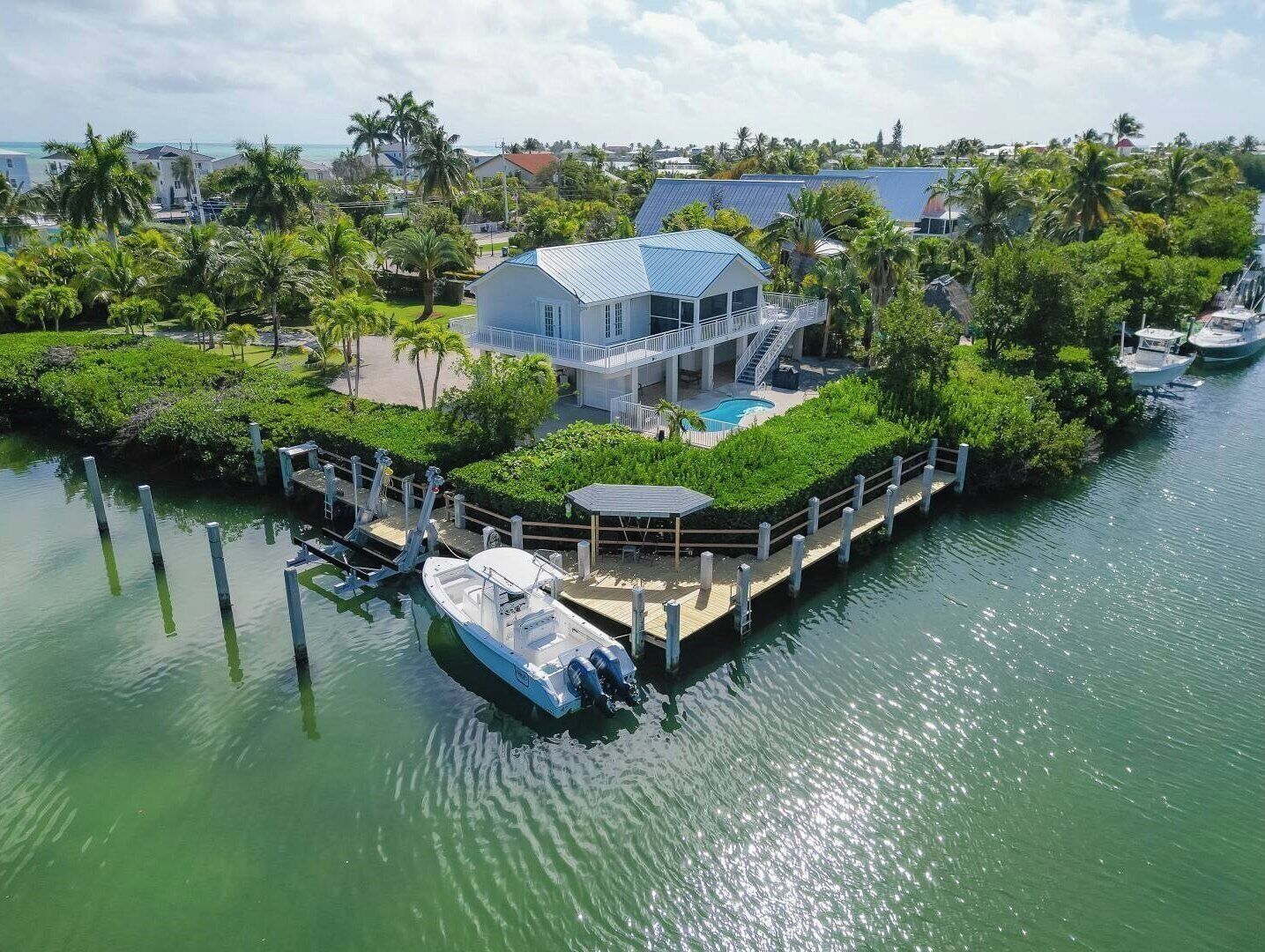 المنشأة من الخارج