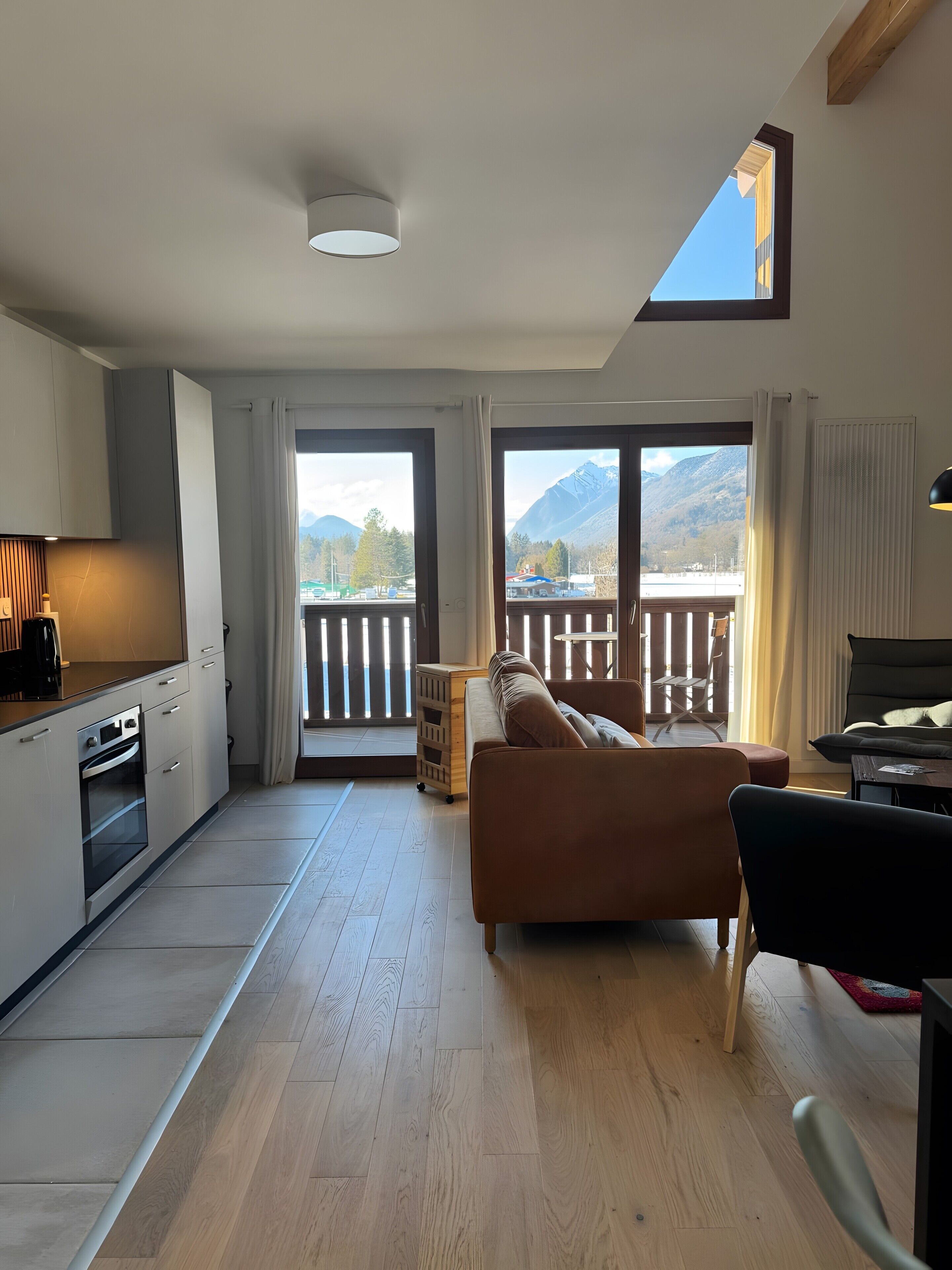 Een televisie en een dvd-speler