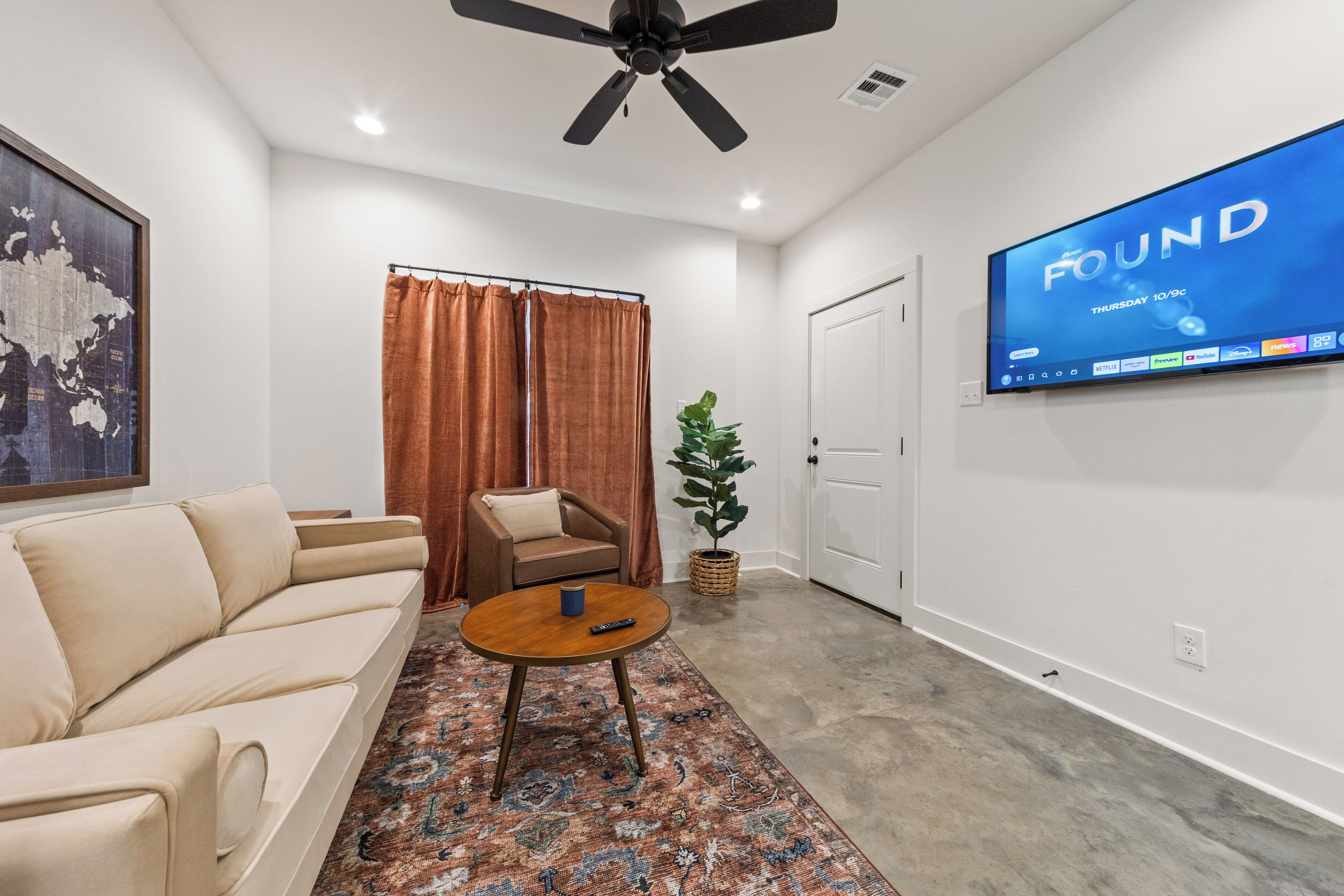 Luxury Townhome, Kitchenette, Ground Floor | Living area