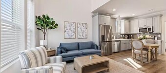 เอนเคลฟ 1 เบดรูม สวีทส์