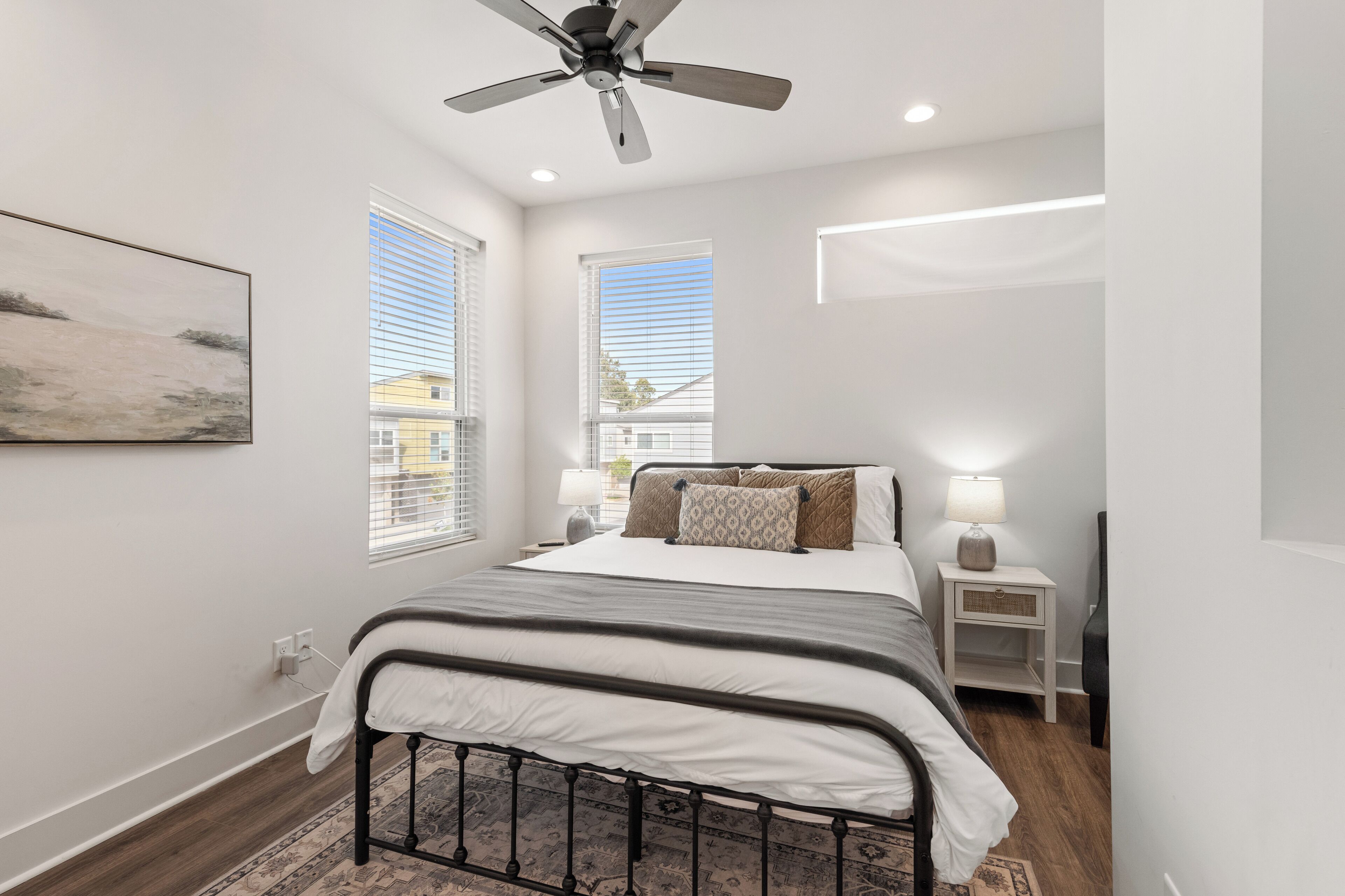 Fer et planche à repasser, Wi-Fi gratuit, draps fournis