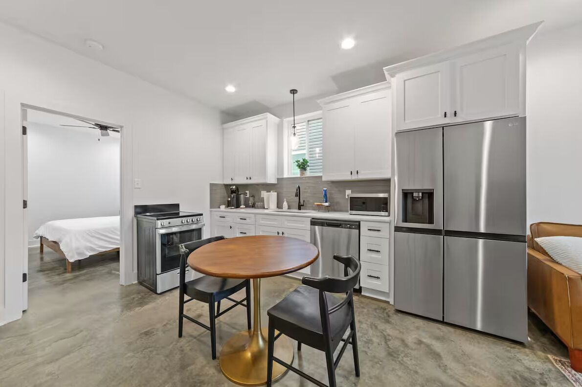 Townhouse – luksus, kjøkken, 1. etasje | Eget kjøkken | Kaffetrakter/tekoker, brødrister og papirhåndklær