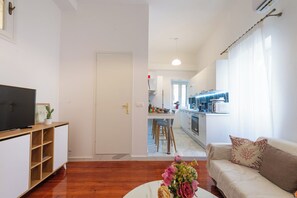 Smart TV - Filarmonikis Deluxe Apartment (Kerkira)