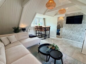 TV - Nice apartment in a beautiful location in the center of Bergen and only 5 km to the beach! (Bergen)