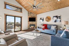 Smart-TV, Kamin, Videospiele, Stereoanlage